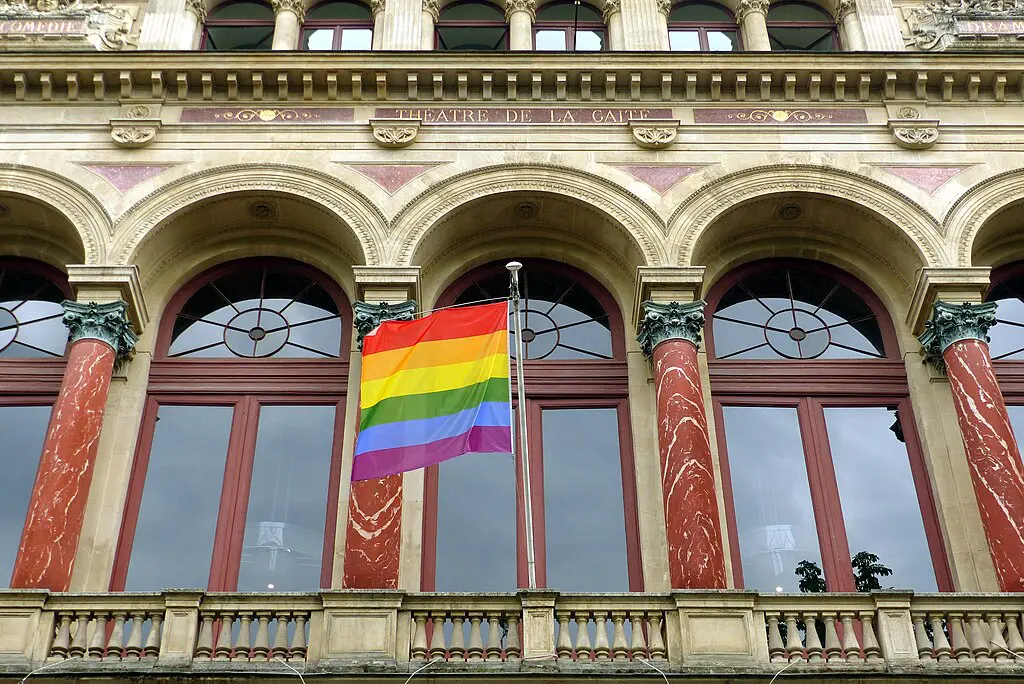 Teatro de esquerda em Paris está sob risco de falência após ser ocupado por migrantes africanos