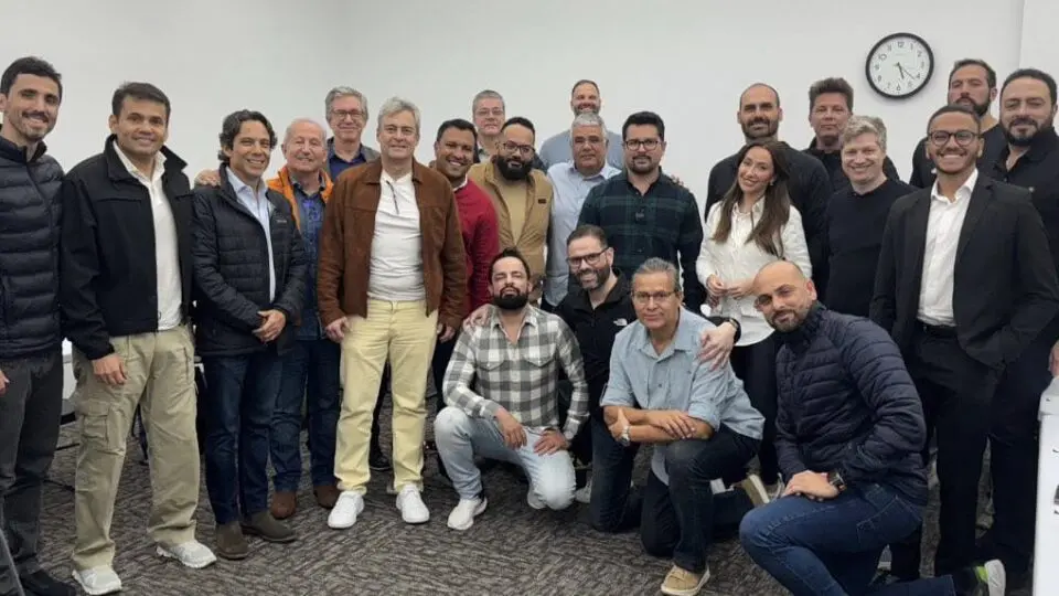 Parlamentares em curso com o jornalista Paulo Figueiredo.