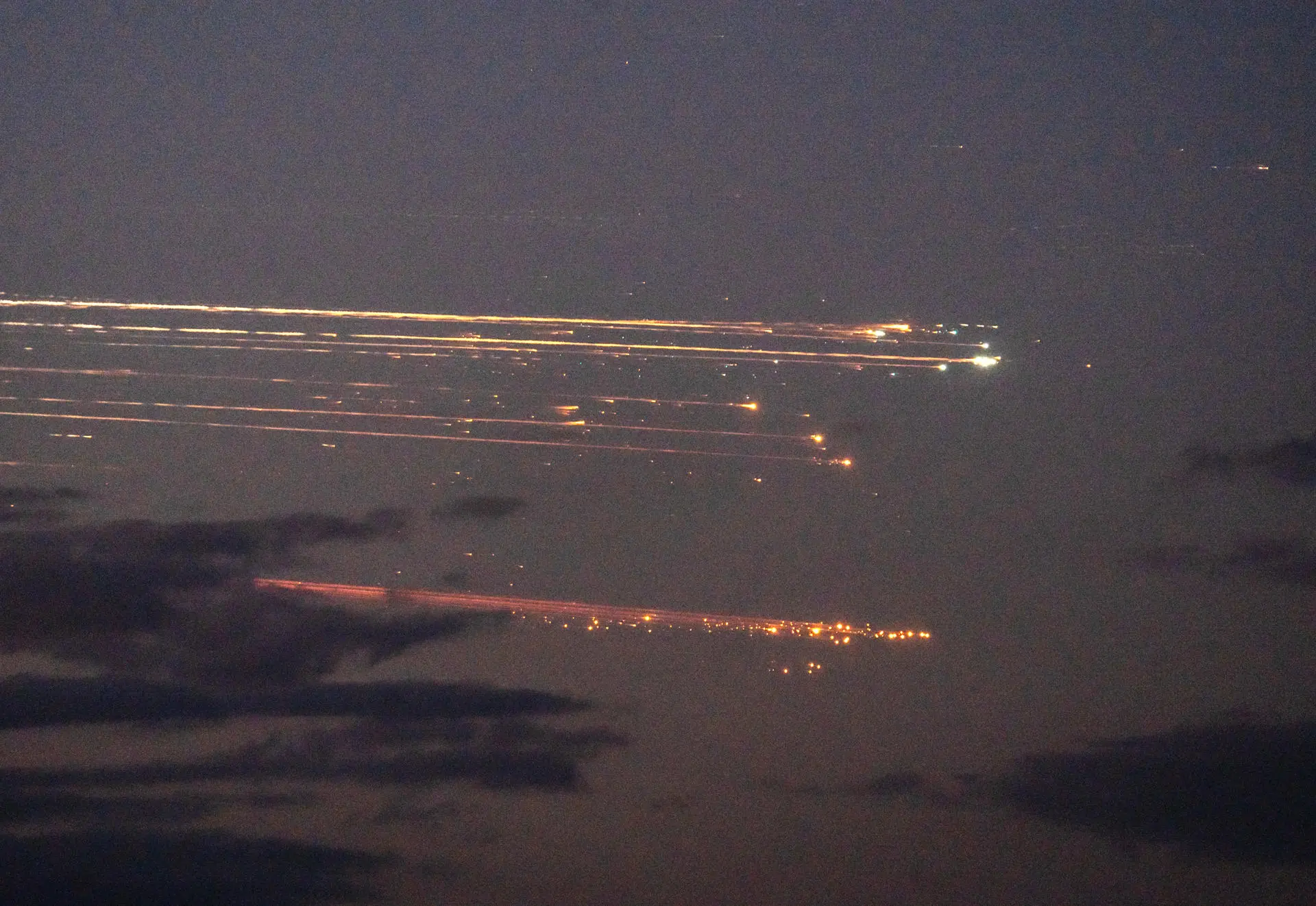 Maior e mais poderoso foguete de Elon Musk sofre explosão durante voo teste nos EUA