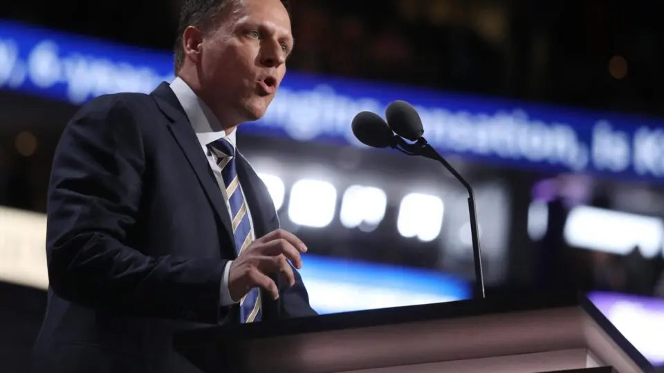 Investidor de risco e magnata do Vale do Silício, o controverso Peter Thiel é uma espécie de mentor de J.D. Vance.