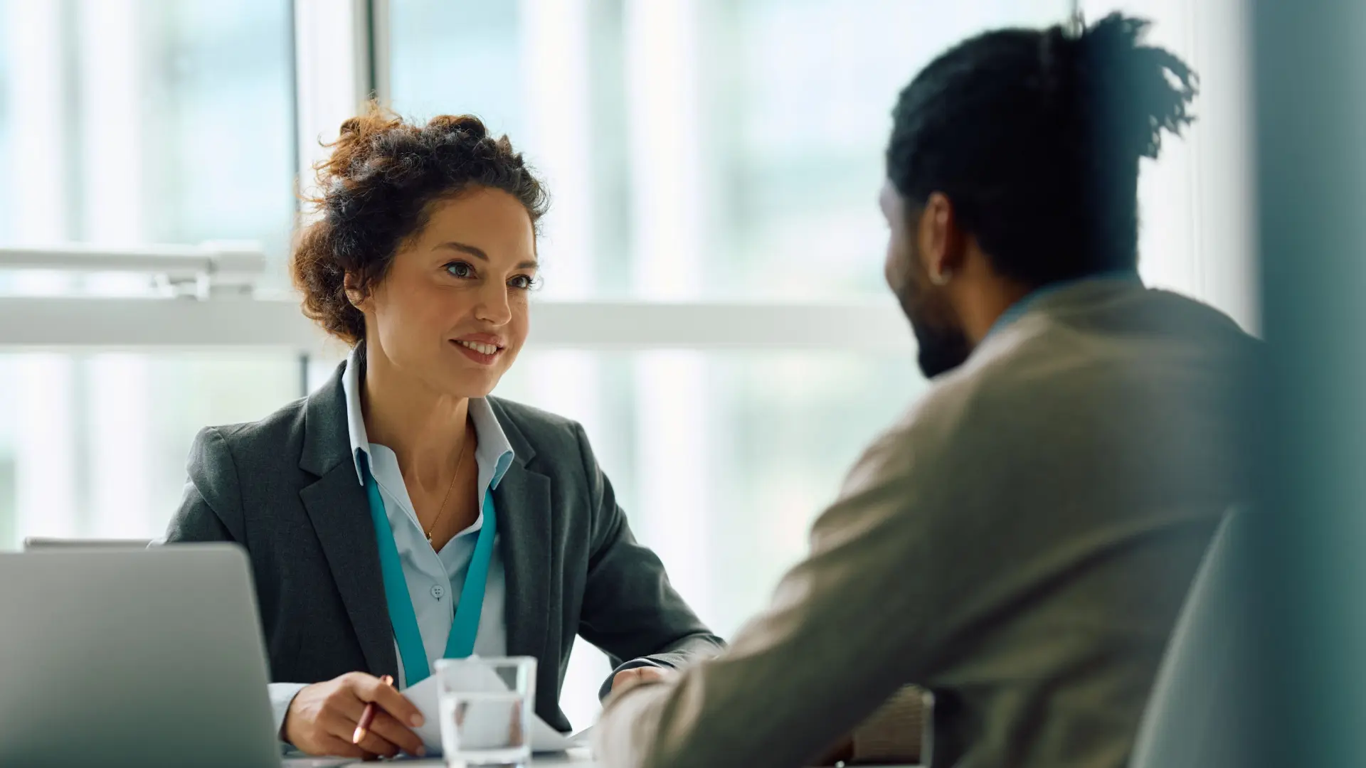 O profissional de Recursos Humanos tem papel fundamental no desenvolvimento de lideranças e também na identificação de alternativas para estimular a diversidade de gênero