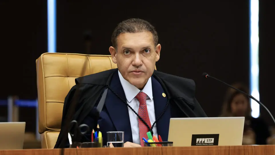 PF pede que Dino assuma investigação sobre “Rei do Lixo”