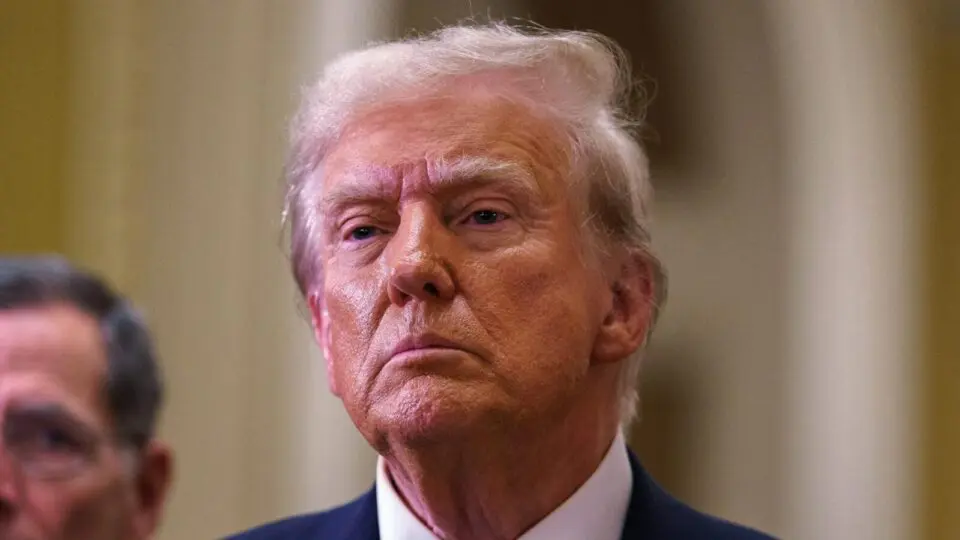 Trump muda chefe do Serviço Secreto e indica conservador para comandar mídia estatal dos EUA