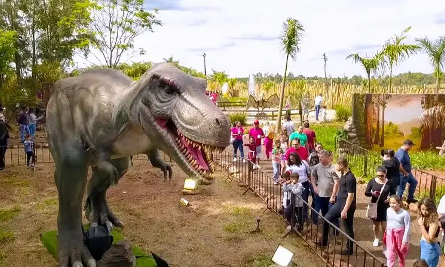 Vale dos Dinossauros Cruzeiro do Oeste