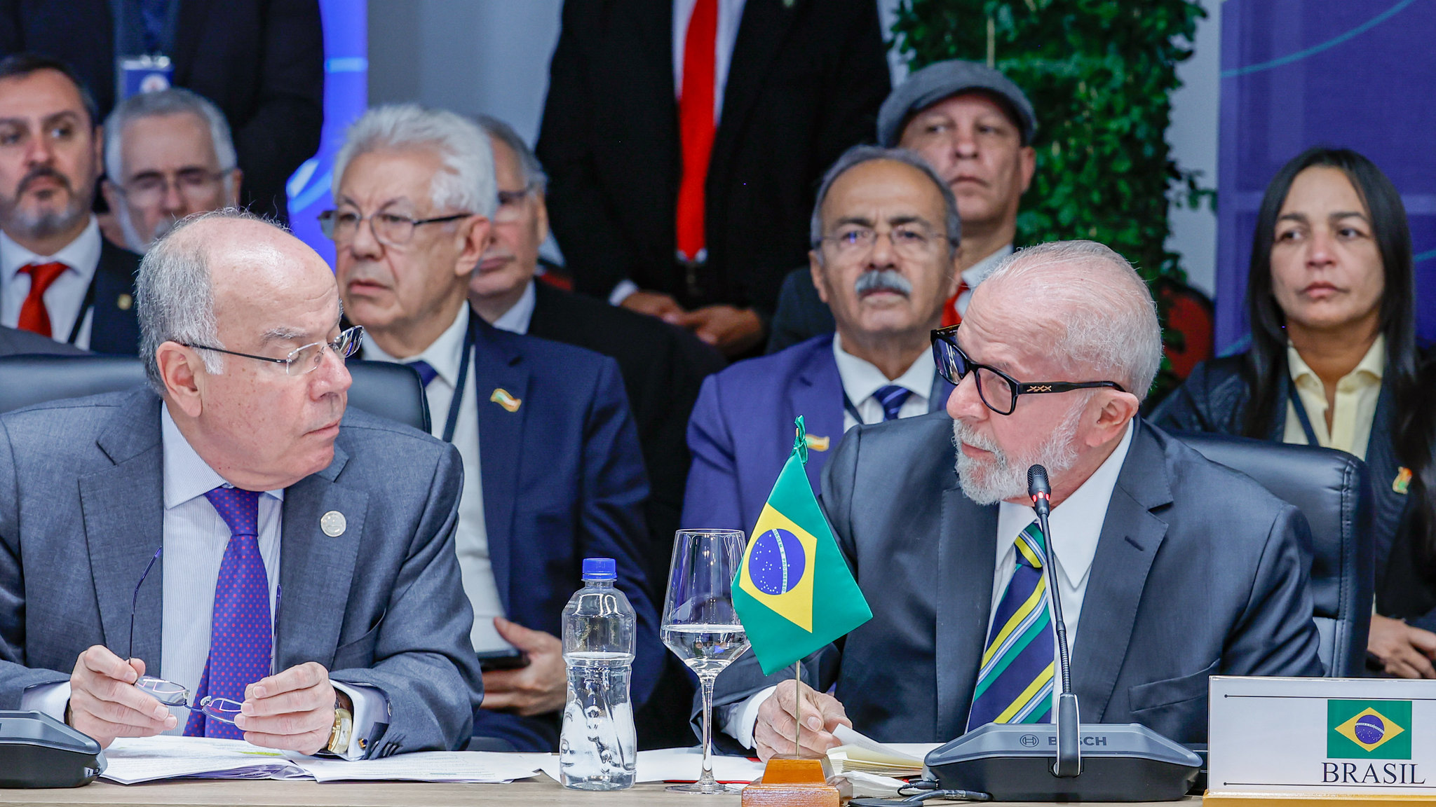 O presidente Luiz Inácio Lula da Silva e o ministro das Relações Exteriores, Mauro Vieira
