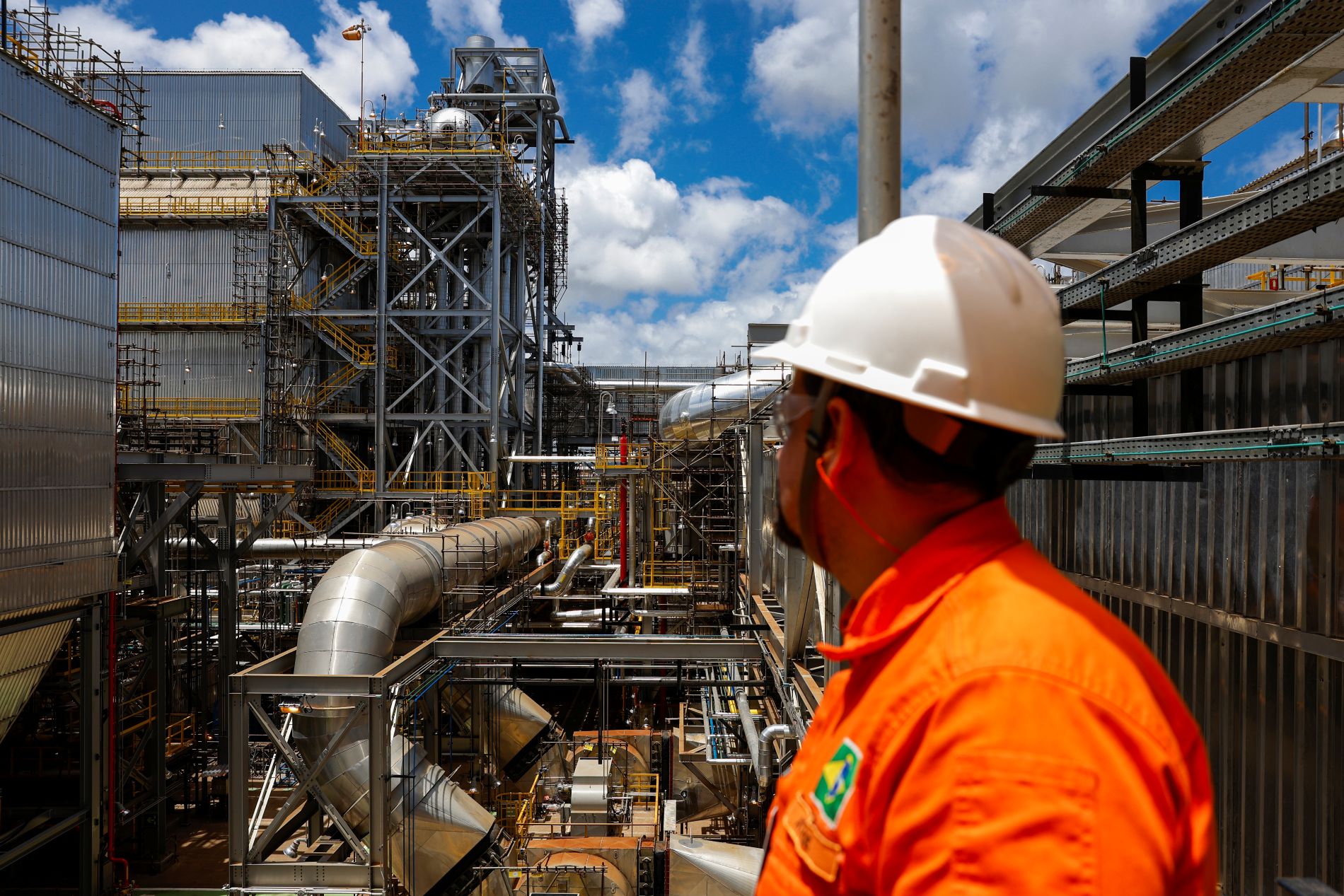 Petrobras anunciou que a produção alcançou 2,7 milhões de barris de óleo equivalente por dia (boed) em 2024.