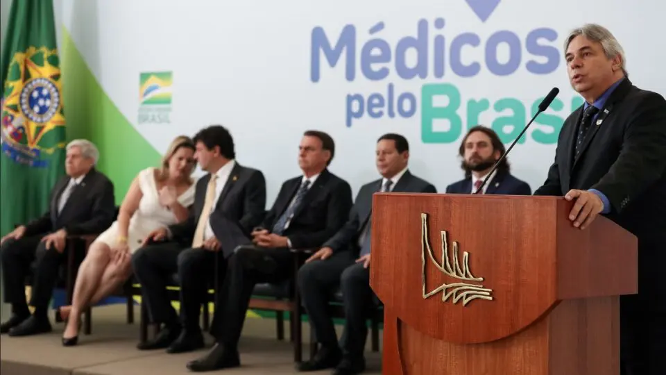 Lincoln Lopes Ferreira, ex-presidente da Associação Médica Brasileira (AMB) discursando no evento de lançamento do Programa Médicos pelo Brasil (PMpB), em 1º de agosto de 2019