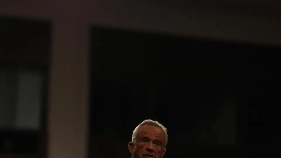 No Senado dos EUA, RFK Jr. diz que todo aborto é uma tragédia e nega ser contra vacinas