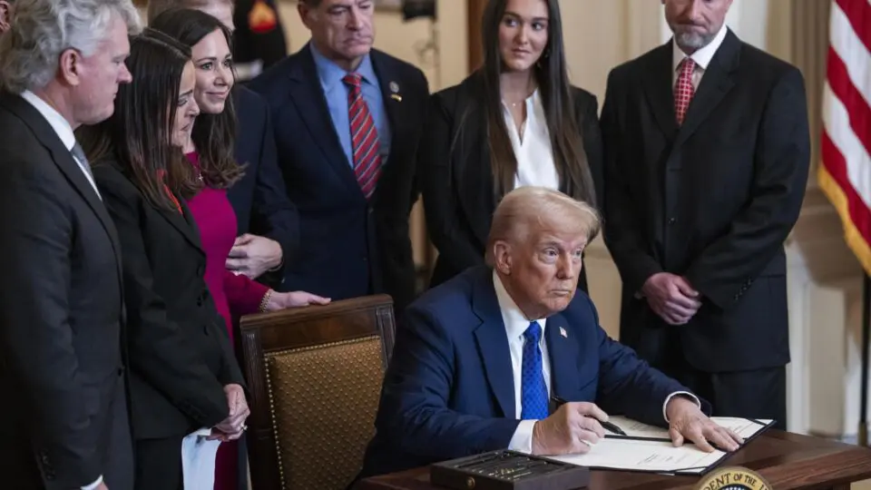 Trump vai criar centro de detenção em Guantánamo para prender imigrantes criminosos