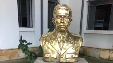 Busto de Alberto Mendes Júnior na Academia de Polícia Militar do Barro Branco, em São Paulo.