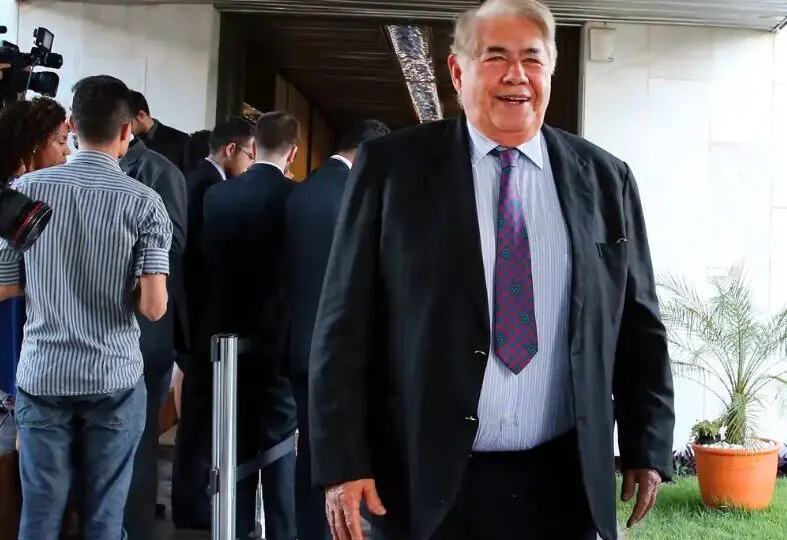 Newton Cardoso também foi vice-governador de Minas Gerais, prefeito da cidade de Contagem e cumpriu três mandatos como deputado federal.
