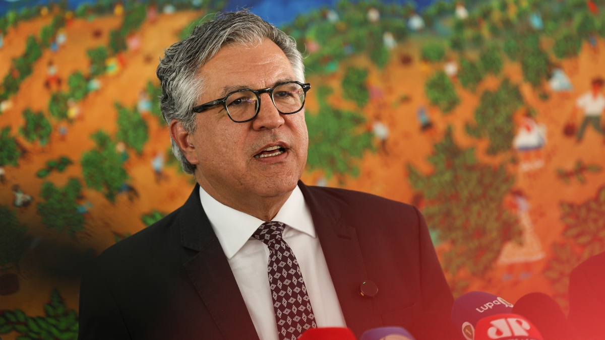 Ministro Alexandre Padilha afirmou que regulação das redes sociais está na agenda prioritária do governo.
