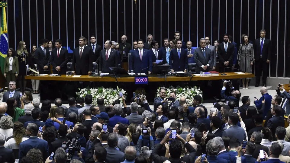 Alcolumbre defende Legislativo “forte” e respeito de “limites” entre os Poderes