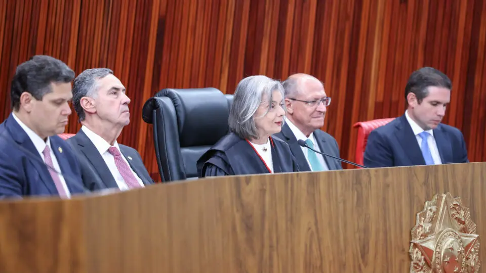 TSE terá atenção com decisões sobre redes que podem impactar voto, diz Cármen Lúcia