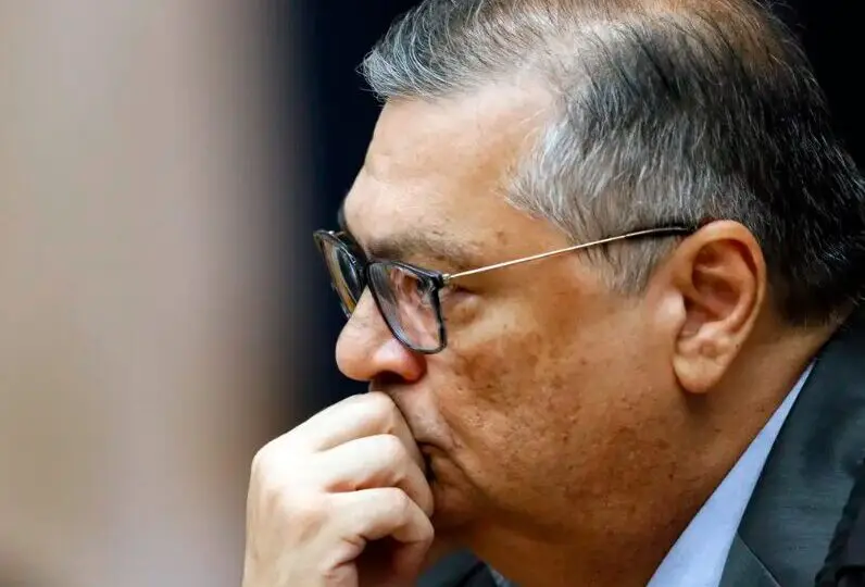 Flávio Dinosuspende "jabuti"