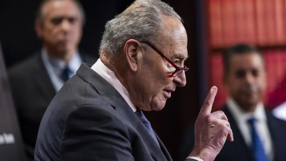 O líder da minoria democrata no Senado, Chuck Schumer, no Capitólio dos EUA em Washington, DC, EUA, 23 de janeiro de 2025: pânico na esquerda