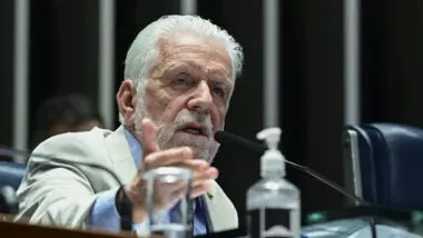 Líder do governo diz que redução de penas do 8/1 é “razoável”, mas sem anistia