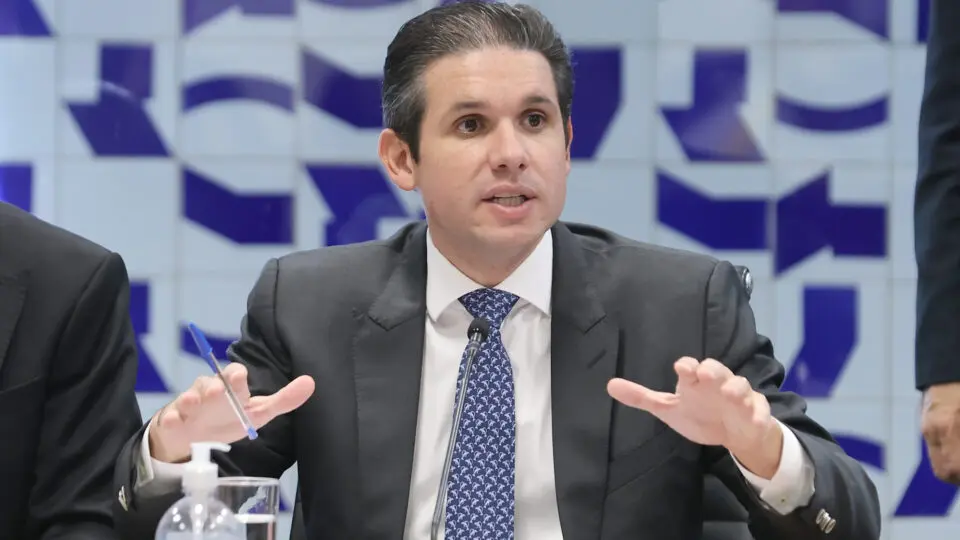 Motta anuncia comissão para discutir voto distrital misto