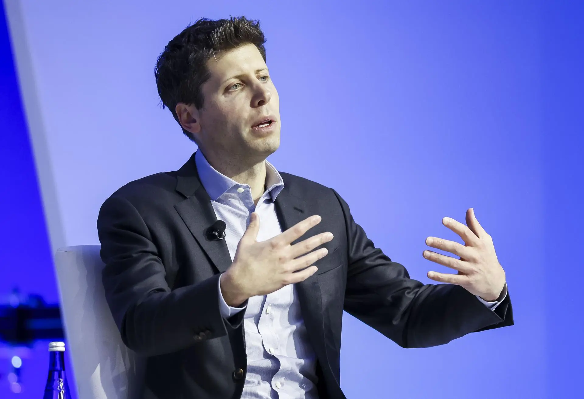 Sam Altman, um dos criadores do ChatGPT, é o dono da empresa que opera o projeto World ID.