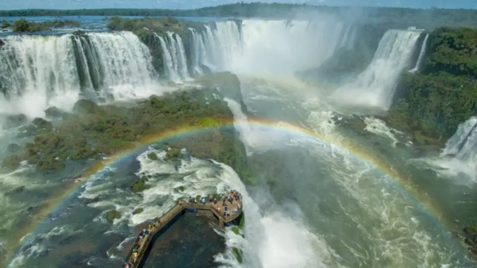 As Cataratas do Iguaçu são um dos principais destinos do turismo paranaense