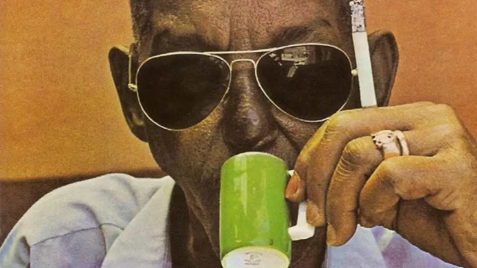 Imagem clássica do sambista Cartola, presente na capa de seu terceiro LP
