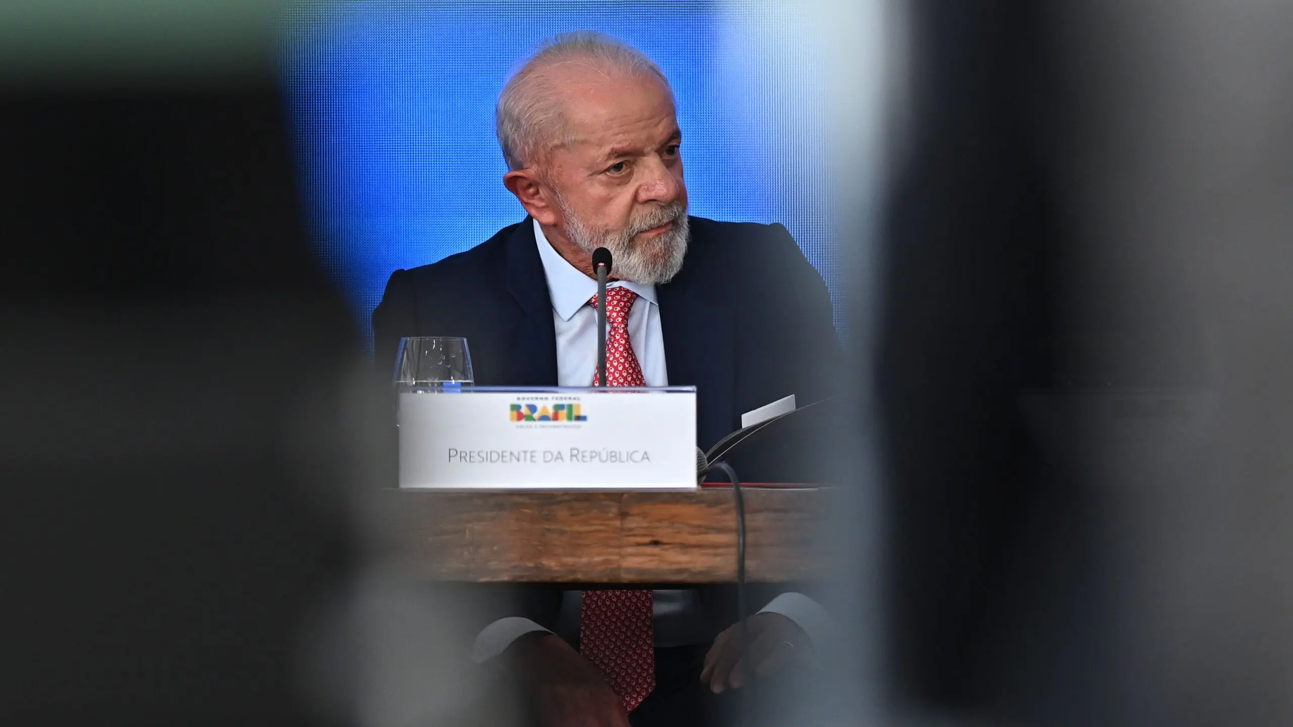 Presidente Lula ignora rombo nas contas públicas e eleva gastos