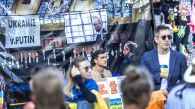 Mais de 10 milhões de ucranianos continuam deslocados após três anos de guerra, diz ONU