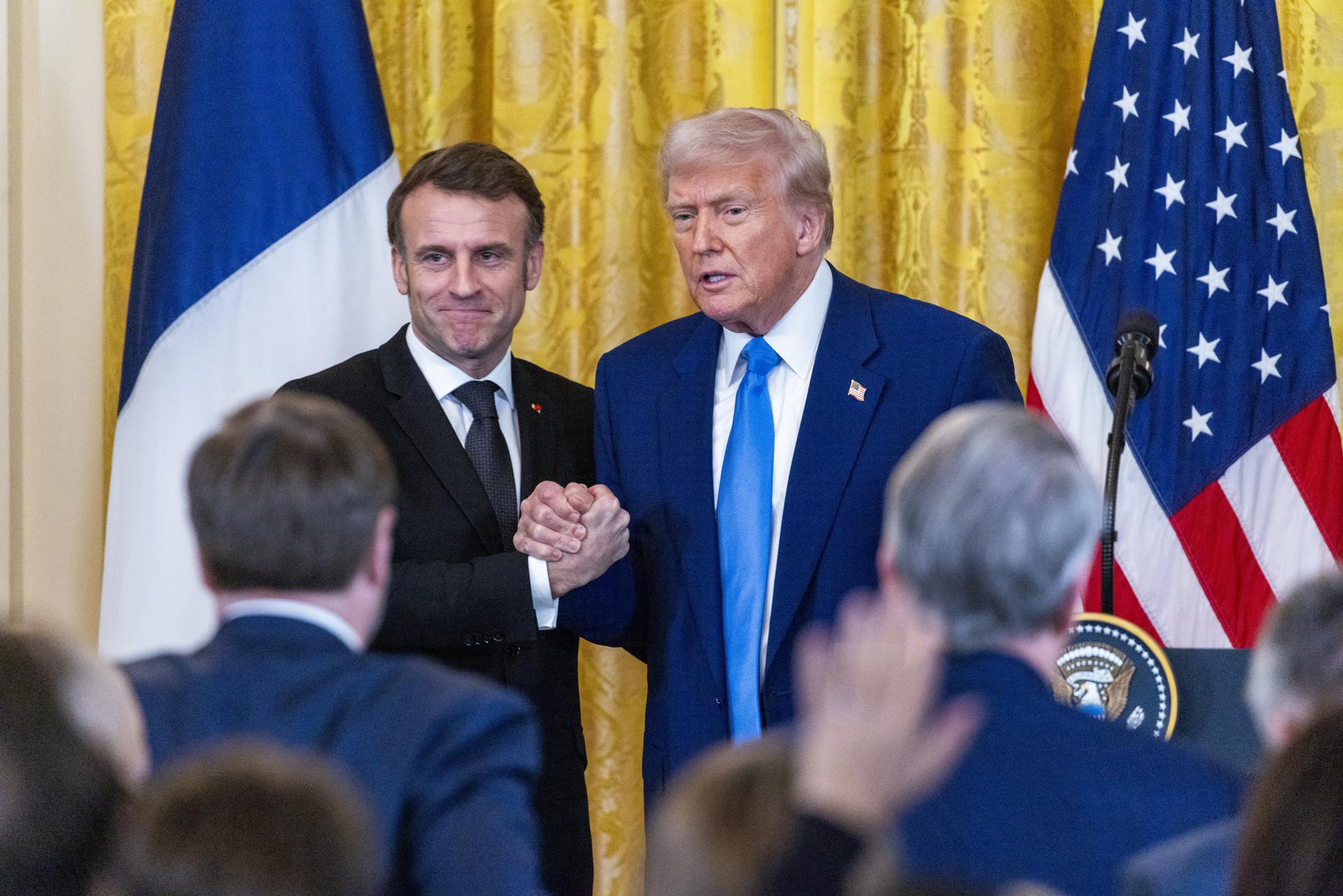 Os presidentes dos EUA, Donald Trump, e da França, Emmanuel Macron, durante coletiva na Casa Branca nesta segunda (24)