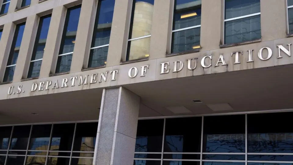 Departamento de Educação dos Estados Unidos: influência ideológica.