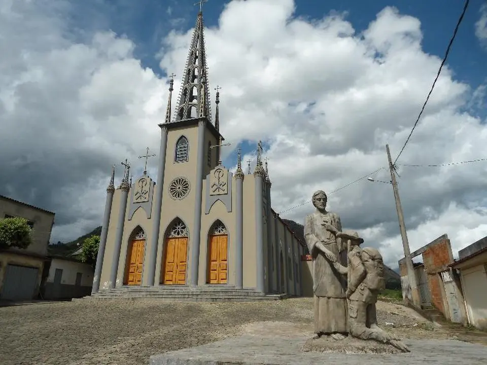 Igreja de São José, em Pedra Dourada, é um dos pontos sagrados do Caminho da Luz.
