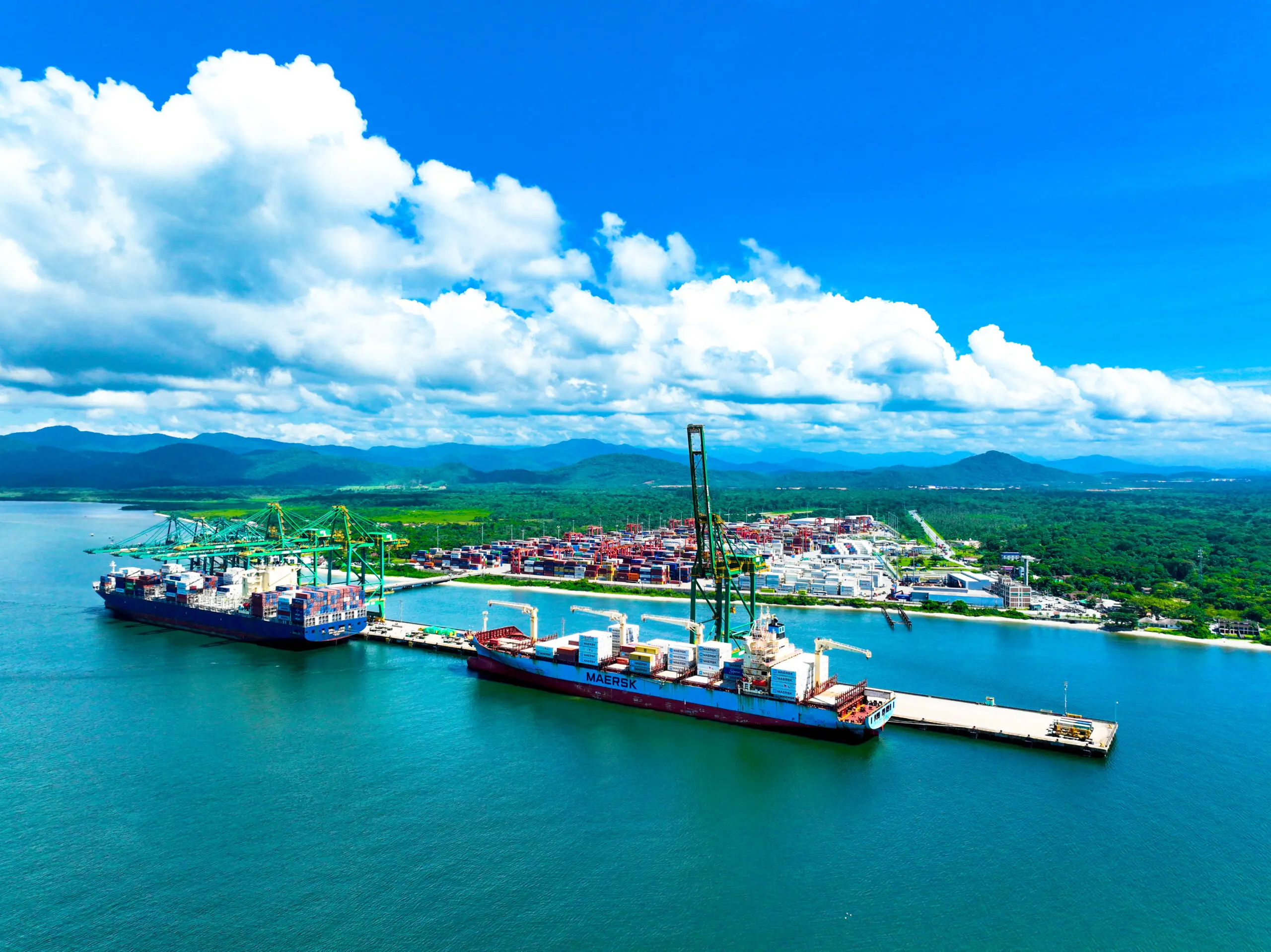 Praia de Itapoá projeta alargamento com um volume de 15 milhões de metros cúbicos de areia.
