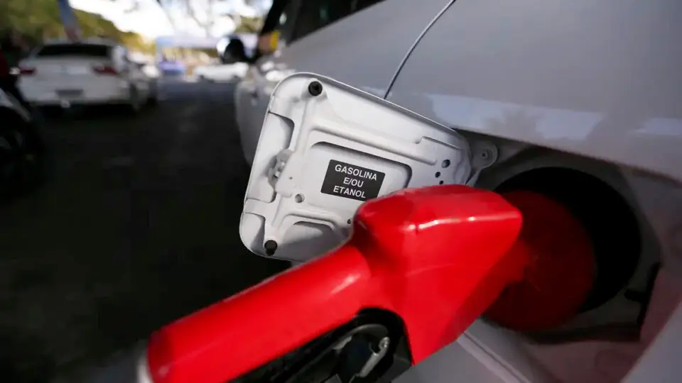 Concluídos testes para alta na mistura do etanol na gasolina; preços podem subir