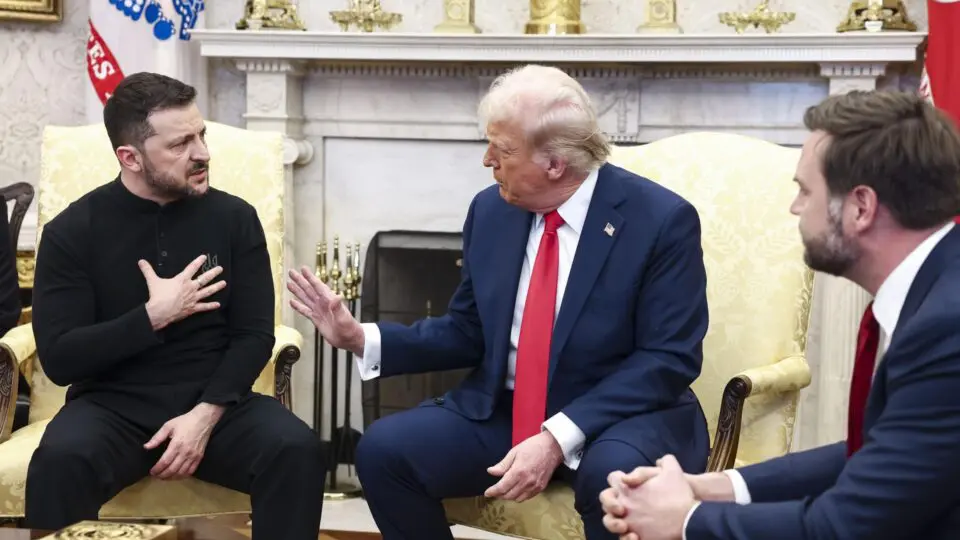 Trump e Zelensky discutem em encontro tenso durante coletiva na Casa Branca