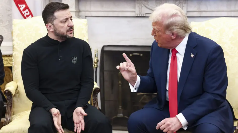 Trump afirmou nesta segunda que “não tolerará por muito mais tempo” a posição de Zelensky sobre um acordo de paz com a Rússia.