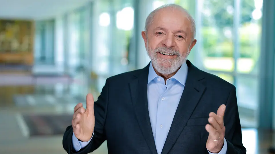 Sobra circo e falta pão enquanto Lula tenta resolver crise com propaganda