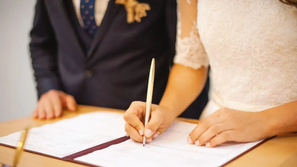 O casamento é um contrato jurídico que traz direitos e deveres para todas as partes
