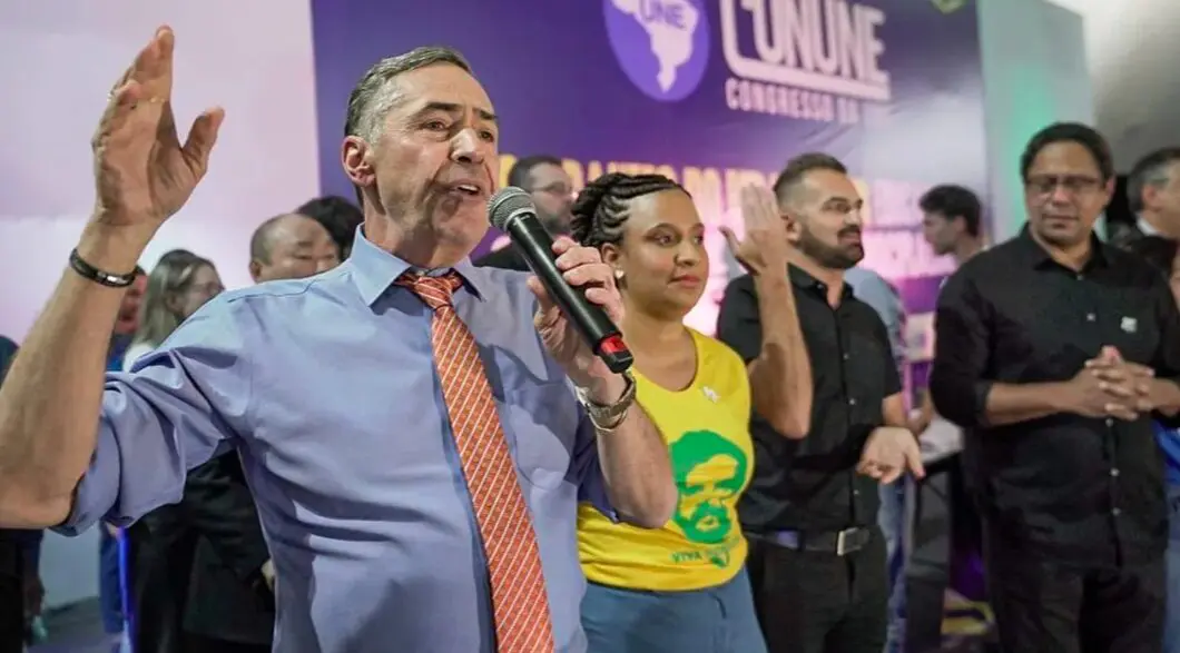 Barroso no congresso da UNE, em 2023: "Derrotamos o bolsonarismo para permitir a democracia e a manifestação livre de todas as pessoas”.