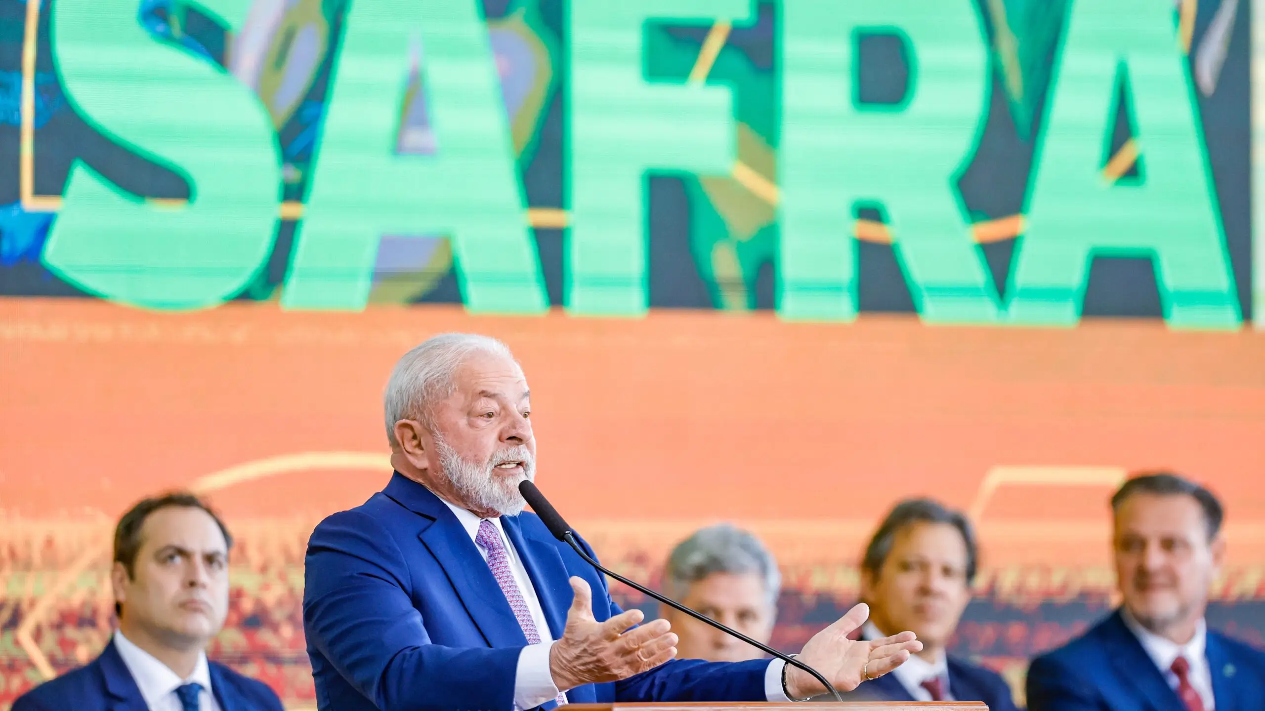 Acuado pela inflação dos alimentos e distante do campo, governo Lula acumula "barbeiragens" na lida com o agronegócio
