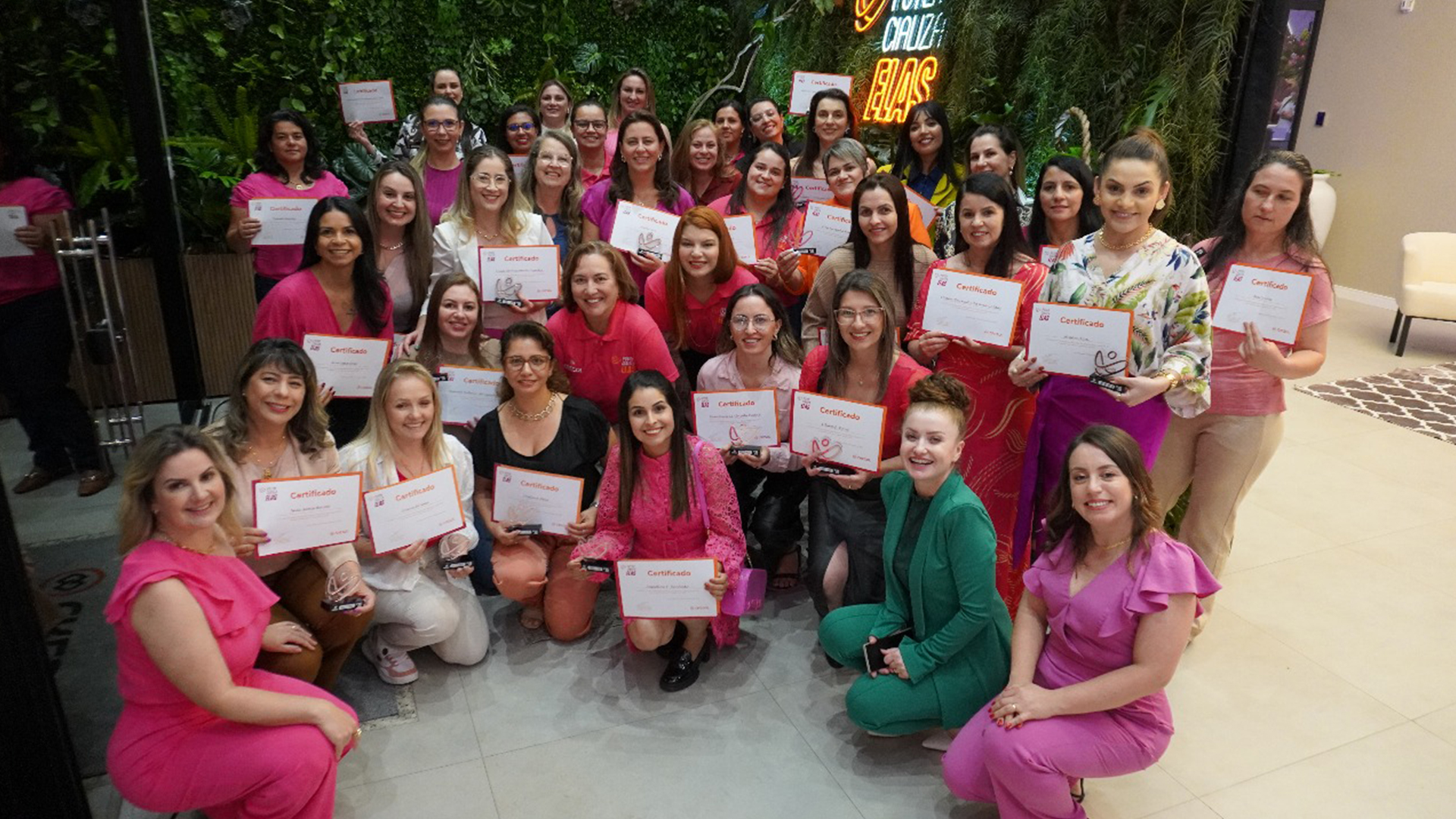 Na Cresol, projetos de relacionamento destinados às mulheres são um meio de criar espaços de sensibilização e formação com a missão de contribuir para o desenvolvimento e fortalecimento pessoal e profissional