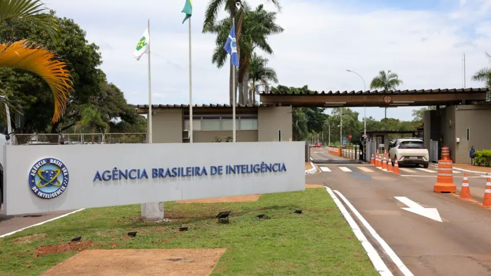 Diretor-adjunto da Abin pede exoneração do cargo