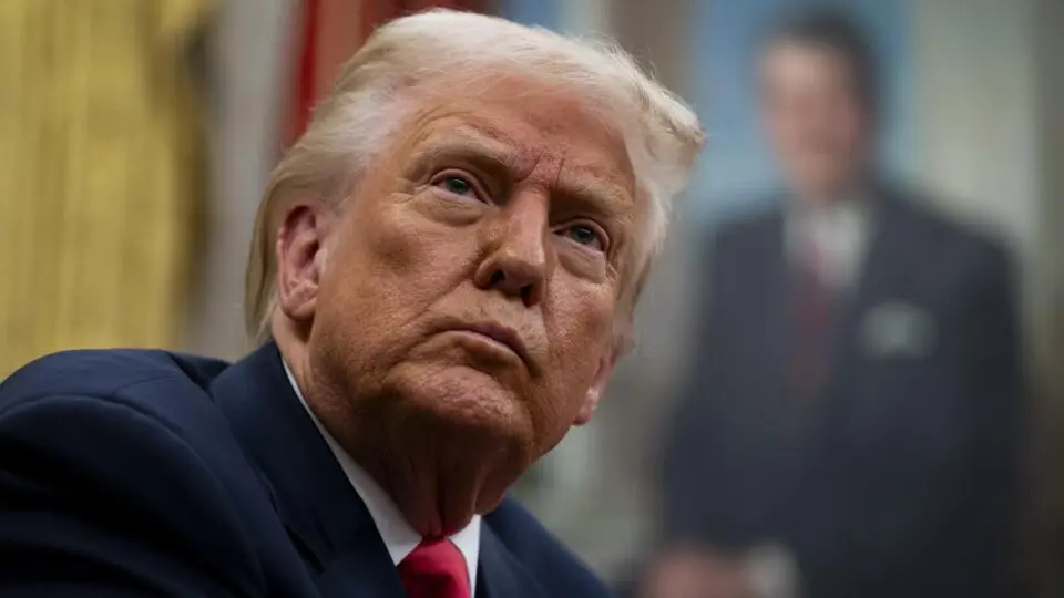Trump suspende ampliação de tarifa sobre metais do Canadá após Ontário recuar em taxa de eletricidade