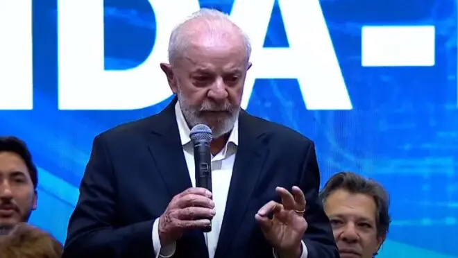 Fale manso comigo”, diz Lula a Trump sobre ameaça de taxação do aço  brasileiro