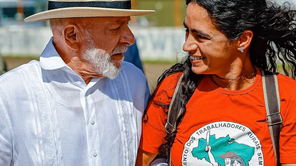 De mãos dadas com o MST, Lula se afasta do agro