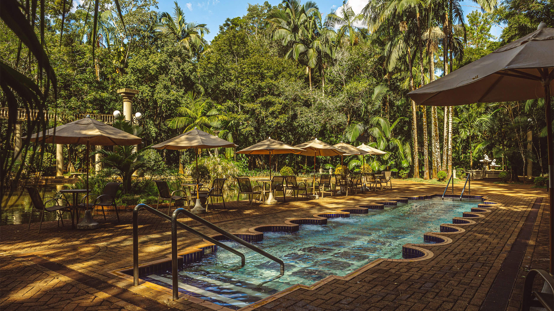 Piscina de hidromassagem em Jurema Águas Quentes: um convite ao relaxamento