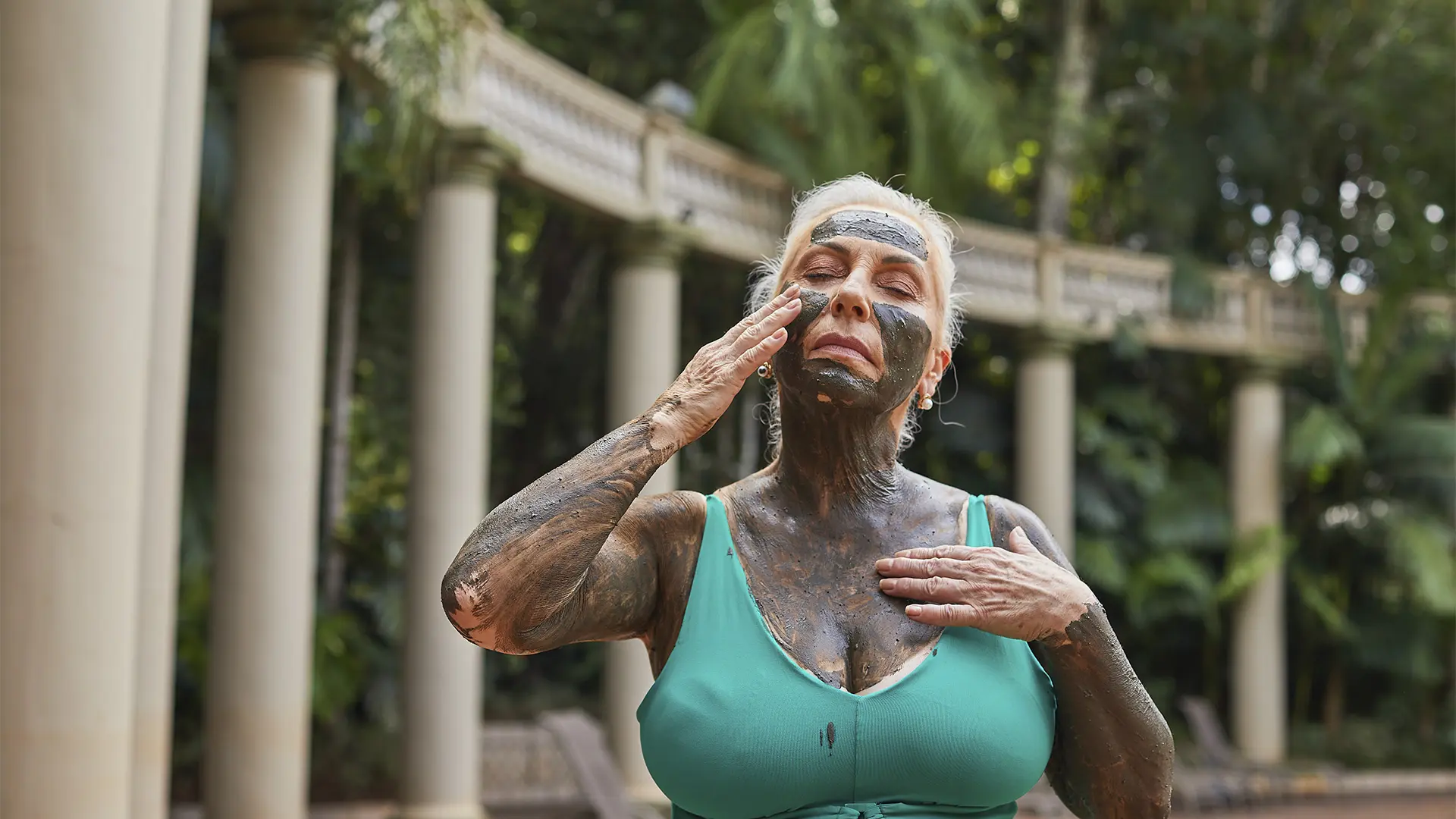 
Tradicional Banho de Lama em Jurema Águas Quentes tem propriedades benéficas à pele
