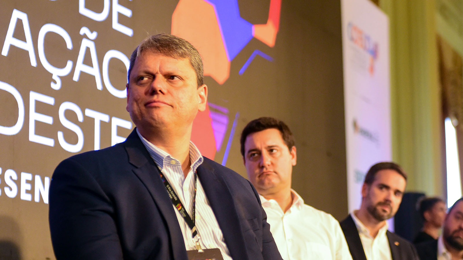 Tarcísio de Freitas (Republicanos), Ratinho Jr. (PSD) e Eduardo Leite (PSDB), na foto, junto com Ronaldo Caiado (União), recusam tentativa de Lula de dividir a responsabilidade pela inflação dos alimentos, que aflige os brasileiros e derruba a popularidade do presidente.