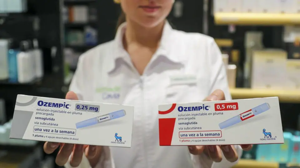 Duas embalagens do medicamento para obesidade e diabetes Ozempic: ele e o Mounjaro revolucionaram o combate à obesidade