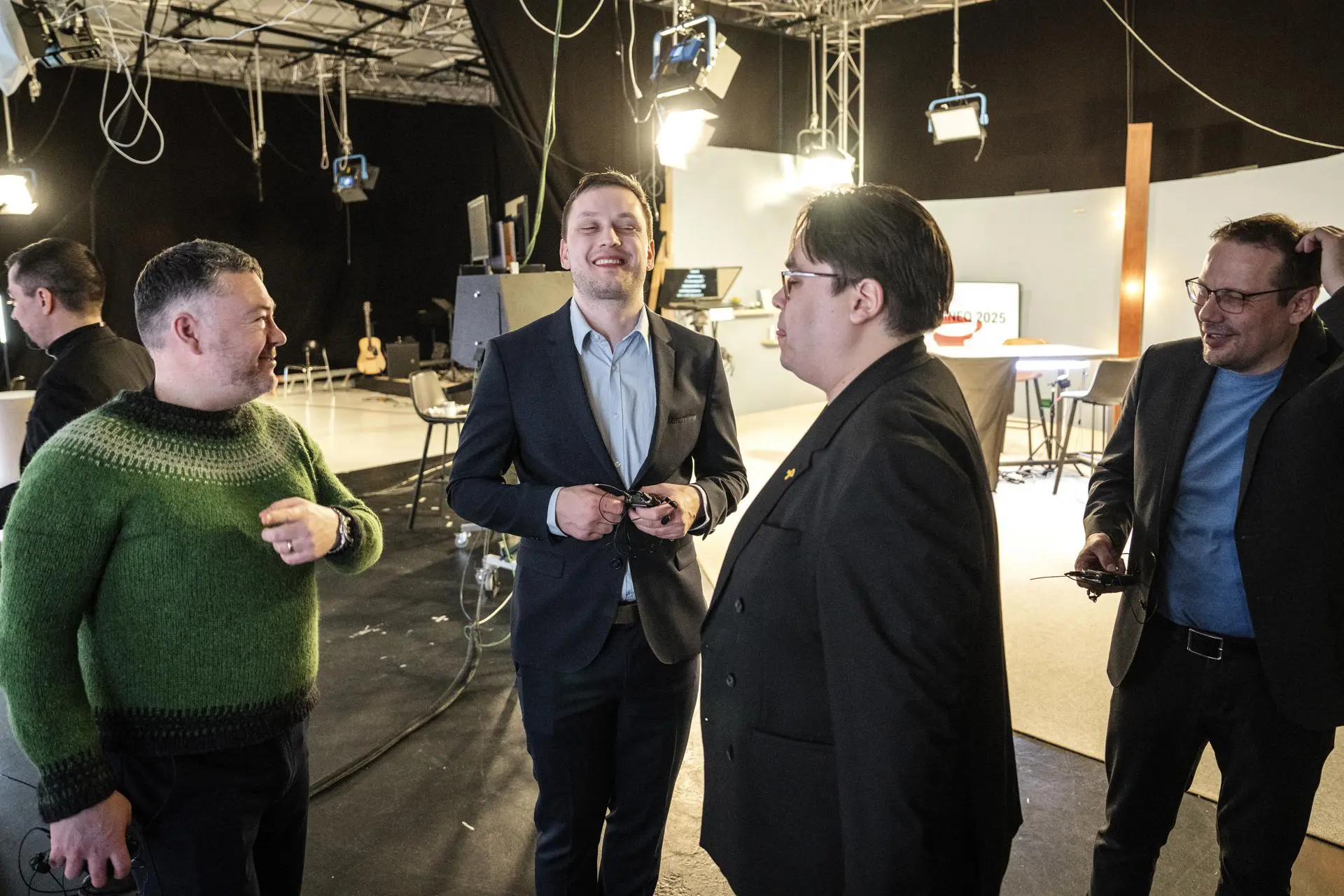 Partido vencedor na Groenlândia adota cautela sobre independência e interesse de Trump