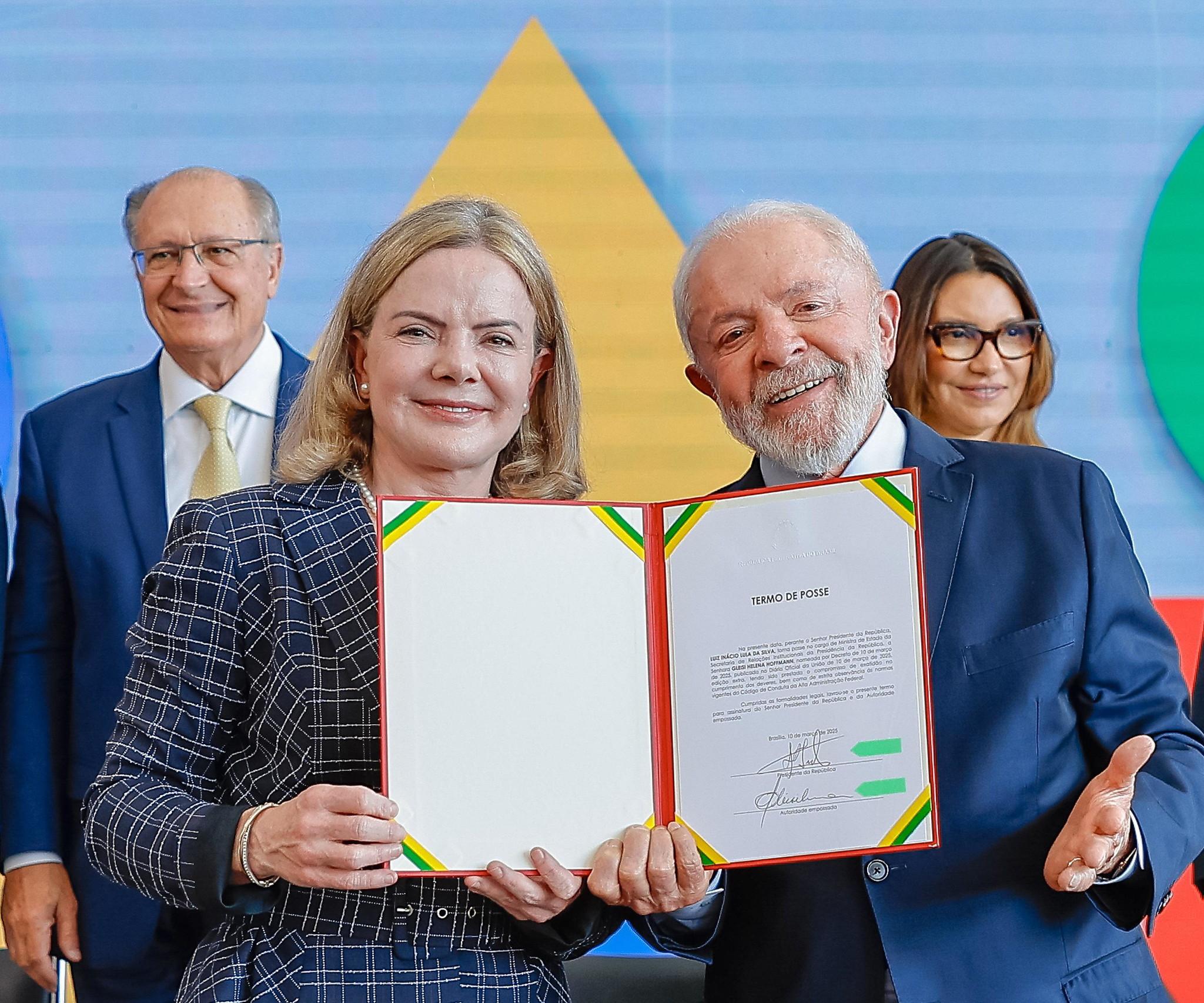 Lula se referiu a ministra Gleisi Hoffmann, que assumiu a articulação do governo.