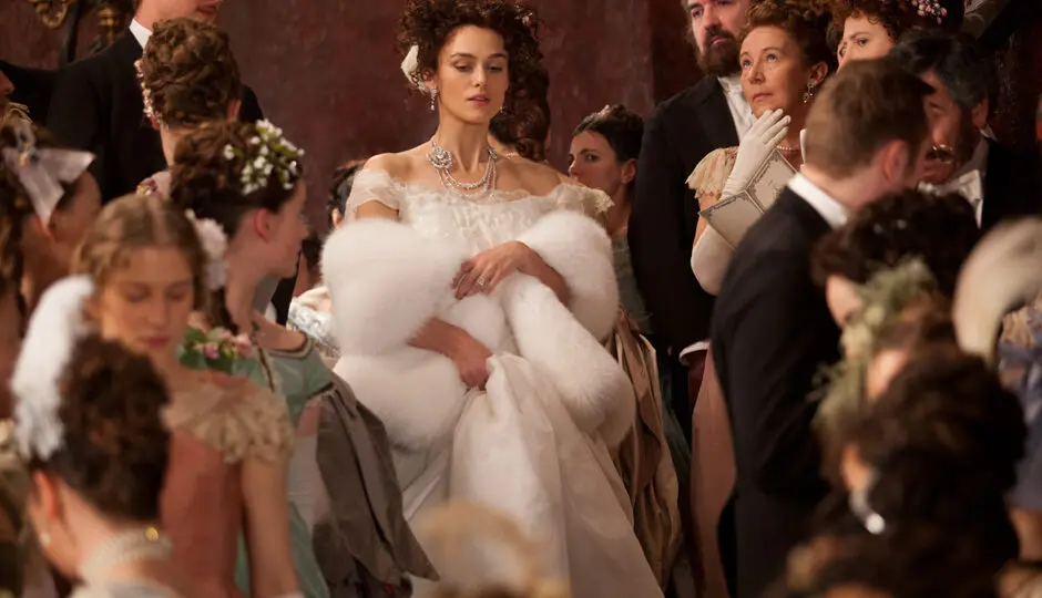 O filme "Anna Karênina" fala de adultério, vaidade e busca desenfreada pelo prazer, a receita completa para um destino trágico.